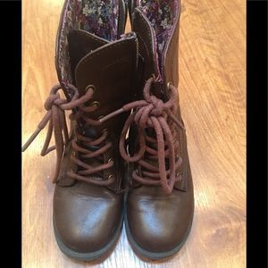 EUC boots Cherokee toddler size 9